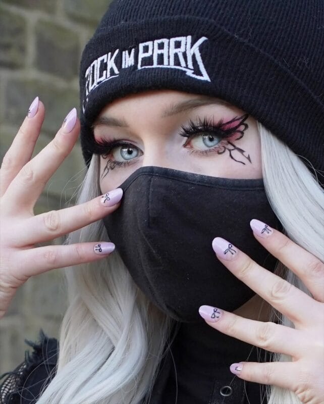 Rave-Nailz--1.jpg